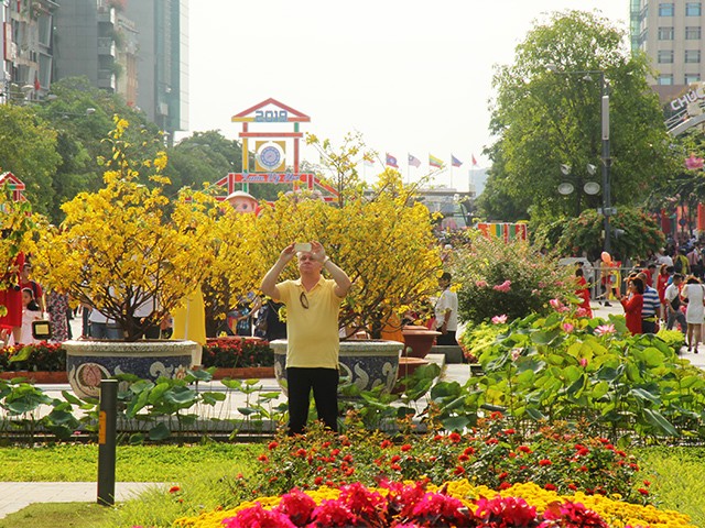 Ngắm một Sài Gòn vắng lặng sáng đầu năm Kỷ Hợi ảnh 7