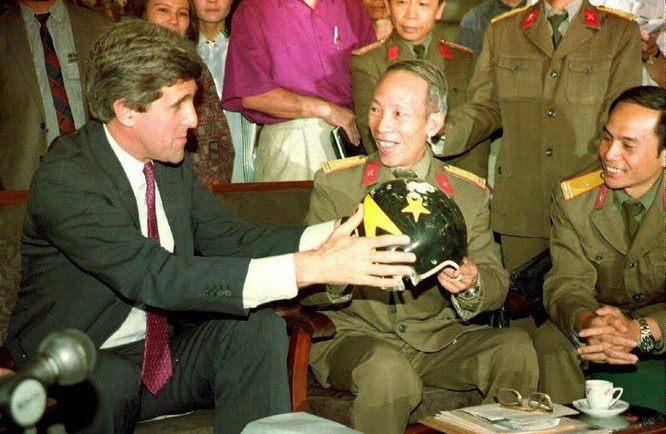 Kỳ 3: Việt Nam – khởi nguồn một tình bạn lạ kỳ của hai ông John ảnh 2