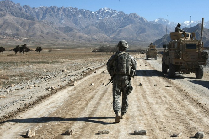 Tiến sĩ Terry F. Buss: Afghanistan có thể trở thành “vườn ươm” khủng bố toàn cầu ảnh 4
