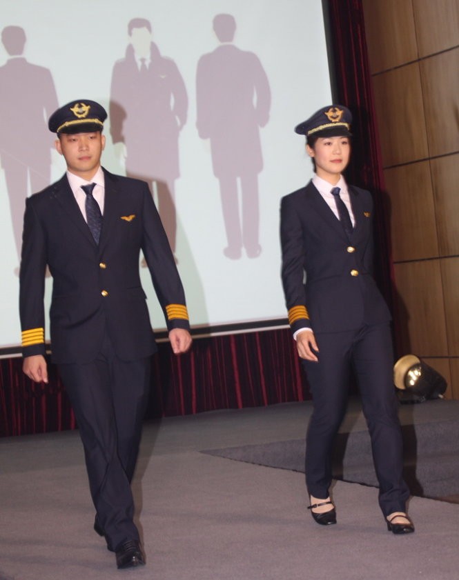 Đồng phục mới của tiếp viên và phi công Vietnam Airlines