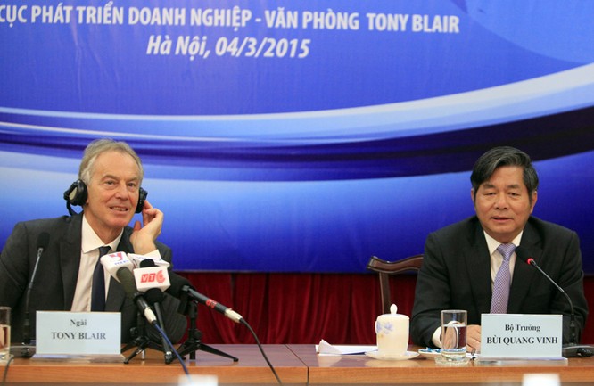 Bộ trưởng Bùi Quang Vinh cùng ông Tony Blair chủ trì hội thảo