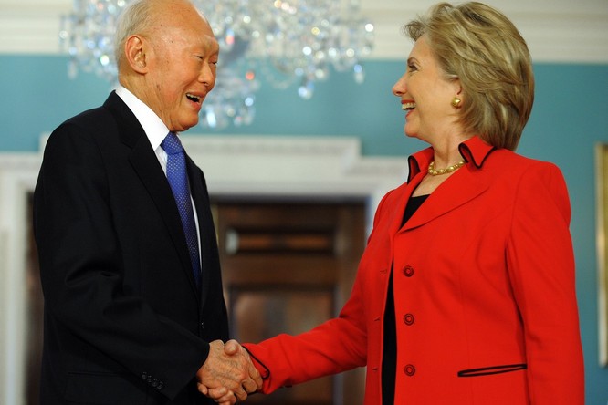 Ông Lý Quang Diệu và bà Hilary Clinton