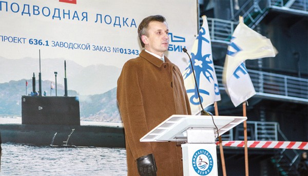 Ông Alexander Buzakov, Tổng giám đốc nhà máy đóng tàu Admiralty cho biết tiến độ thực hiện hợp đồng đóng tàu ngầm lớp Kilo 636.1 với Hải quân Việt Nam đang diễn ra đúng kế hoạch - Ảnh: Nhà máy Admiralty