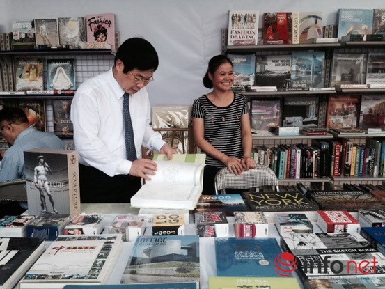Tưng bừng khai mạc Triển lãm, Hội chợ Sách quốc tế - Việt Nam 2015 ảnh 1