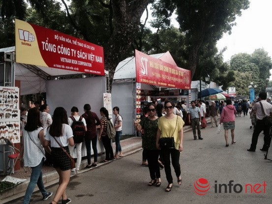 Tưng bừng khai mạc Triển lãm, Hội chợ Sách quốc tế - Việt Nam 2015 ảnh 2