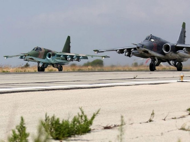 Máy bay Su-25M xuất kích làm nhiệm vụ tấn công quân khủng bố tại Syria