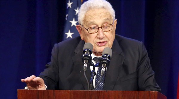 Ông Putin được cựu Ngoại trưởng Mỹ Henry Kissinger "bênh" ảnh 1