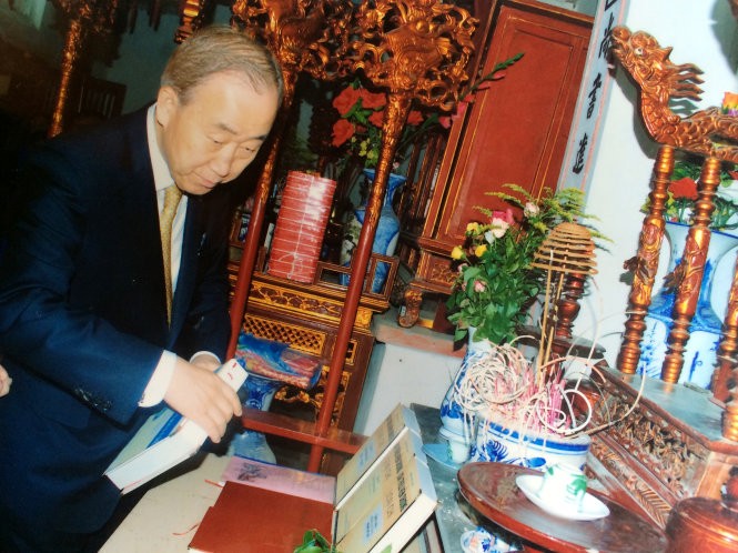 Tổng Thư Ký LHQ Ban Ki Moon ghi bút tích là con cháu dòng họ Phan Huy ảnh 1