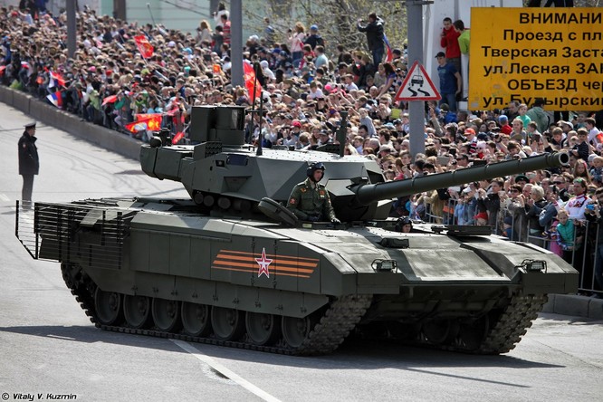 Siêu tăng Armata trong lễ duyệt binh kỷ niệm Ngày Chiến thắng 9/5/2015 tại Quảng trường Đỏ