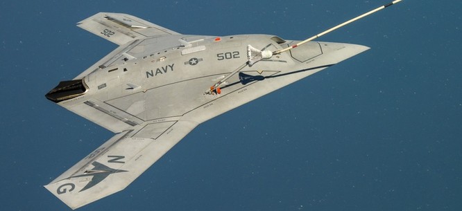 Máy bay không người lái thế hệ mới X-47B