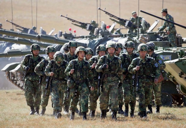 Quân đội Trung Quốc thời gian gần đây liên tục tập trận diễu võ giương oai, gây căng thẳng khu vực