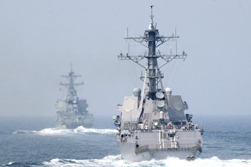 Khu trục hạm Lassen của Mỹ đã tiến vào phạm vi 12 hải lý của các đảo nhân tạo của Trung Quốc để thực thi tự do hàng hải, bác bỏ yêu sách chủ quyền phi lý của Trung Quốc ở Biển Đông