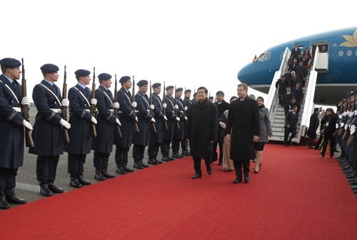 Máy bay chiến đấu hộ tống đoàn Chủ tịch nước Trương Tấn Sang thăm Đức ảnh 8