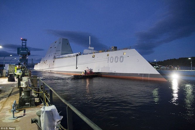 Ngắm siêu khu trục USS Zumwalt Mỹ giá 4,4 tỷ USD ảnh 8