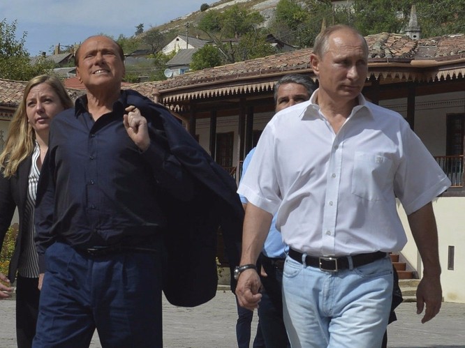 Ông Putin và cựu thủ tướng Ý Berlusconi có quan hệ khá tốt