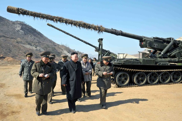 Ông Kim Jong Un đi thị sát một đơn vị quân đội
