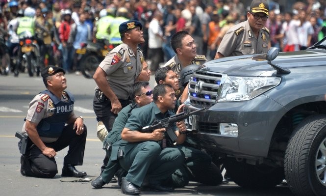Toàn cảnh loạt vụ phiến quân khủng bố tấn công 7 điểm ở Jakarta ảnh 8