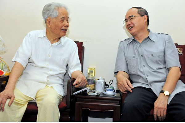 Nguyên Tổng Bí thư Đỗ Mười và Chủ tịch Ủy ban T.Ư MTTQ Việt Nam Nguyễn Thiện Nhân
