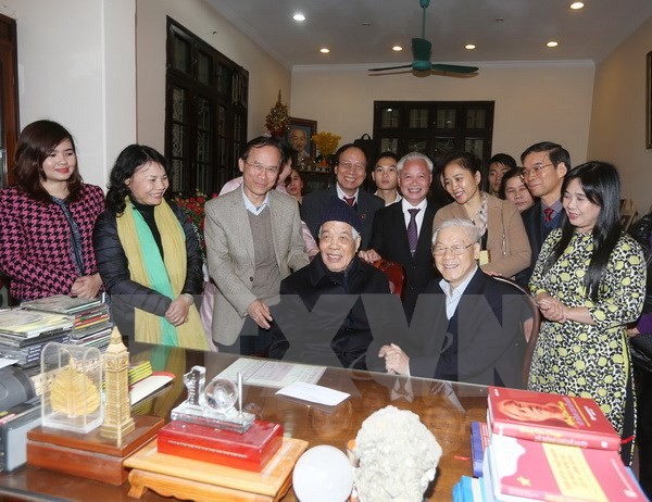Tổng Bí thư Nguyễn Phú Trong tới thăm và chúc mừng nguyên Tổng Bí thư Đỗ Mười nhân dịp ông bước sang tuổi 100 