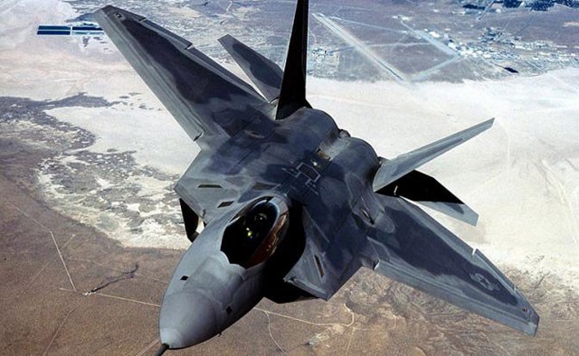 Tiêm kích tàng hình F-22 Raptor 
