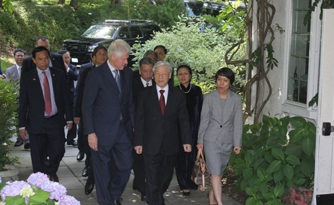 Tổng Bí thư Nguyễn Phú Trọng tới thăm nhà riêng cựu Tổng thống Bill Clinton