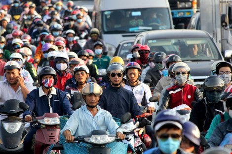 Ùn tắc “trên từng cây số”, dân băng đồng tìm đường về Hà Nội, TPHCM ảnh 16