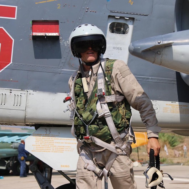Phi công và các binh sĩ Nga tham gia chiến dịch quân sự tại Syria