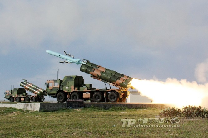 Tên lửa YJ-62 của Trung Quốc khai hỏa trong một cuộc tập trận