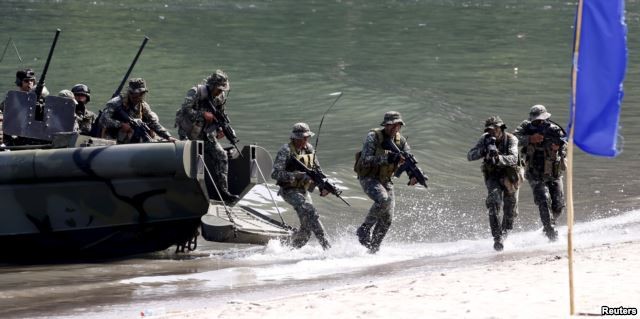 Quân đội Mỹ-Philippines đổ bộ lên đảo trong cuộc diễn tập