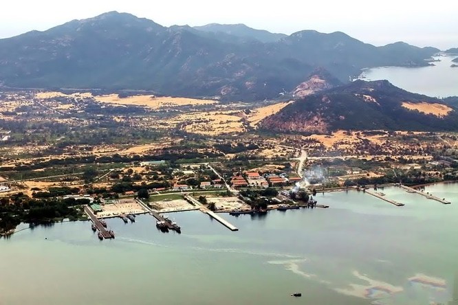 Quân cảng Cam Ranh đang thu hút sự chú ý lớn của quốc tế trong bối cảnh tình hình Biển Đông căng thẳng
