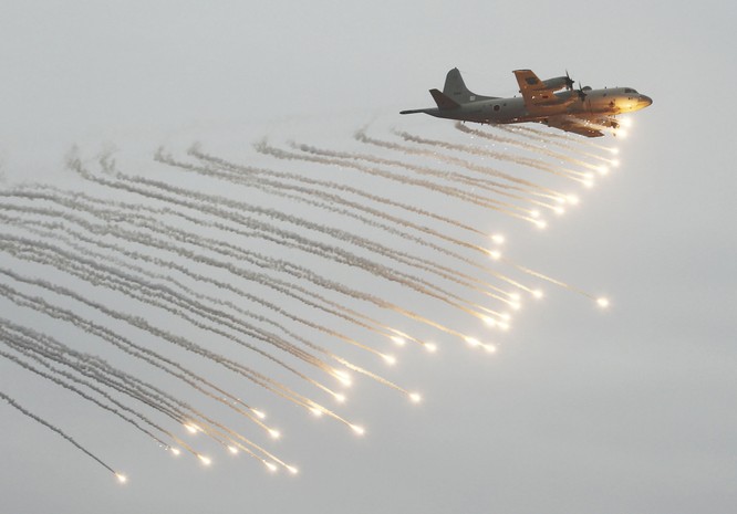 Máy bay trinh sát, săn ngầm P-3 Orion và chiến đấu cơ phản lực F-16 của Mỹ được Việt Nam quan tâm