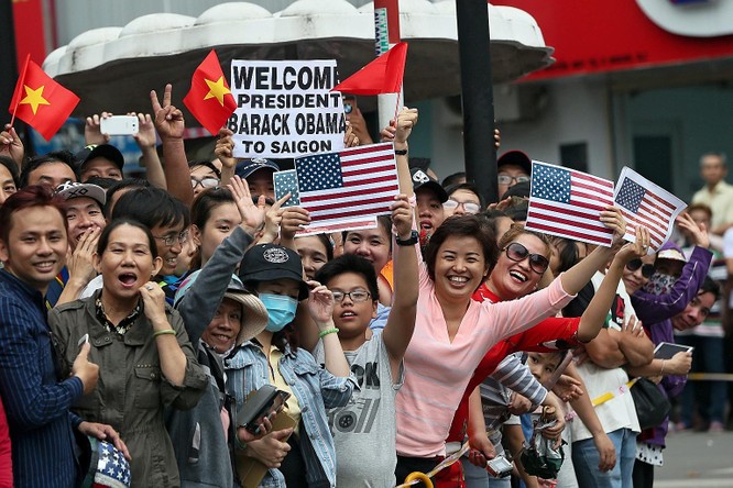 Người dân Việt Nam nồng nhiệt chào đón ông Obama