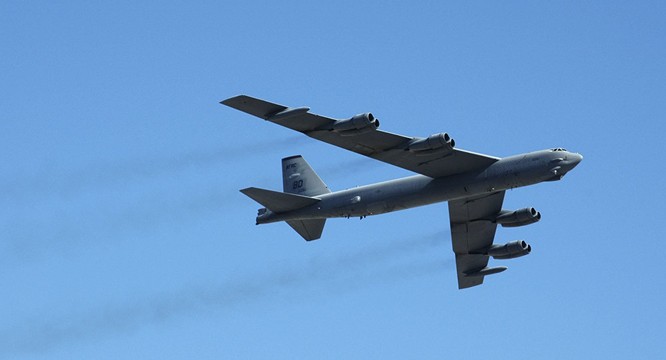 Pháo đài bay B-52 của Mỹ đã vài lần bay qua không phận các đảo nhân tạo Trung Quốc xây dựng phi pháp ở Biển Đông