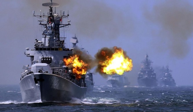 Hải quân Nga và Trung Quốc tập trận chung trên biển