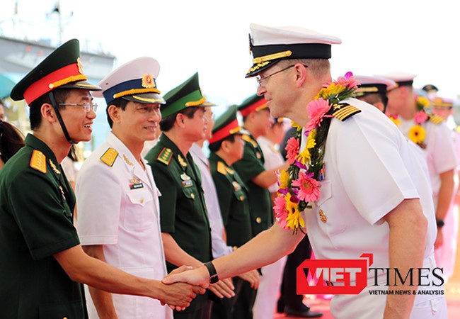 Hải quân Mỹ thăm và giao lưu với hải quân Việt Nam tại Đà Nẵng