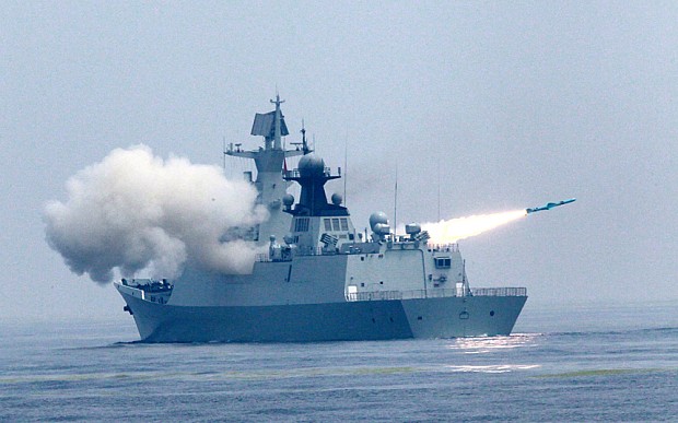 Chiến hạm hải quân Trung Quốc khai hỏa tên lửa trong một cuộc tập trận gần đây