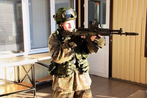 Lính Nga nhận AK-12 và AK-103 mới, phương Tây bắt đầu..."rét" ảnh 1