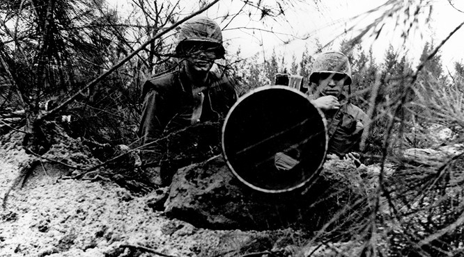 Chùm ảnh “độc“: Lính thủy đánh bộ Mỹ đổ bộ lên Đà Nẵng 50 năm trước ảnh 23