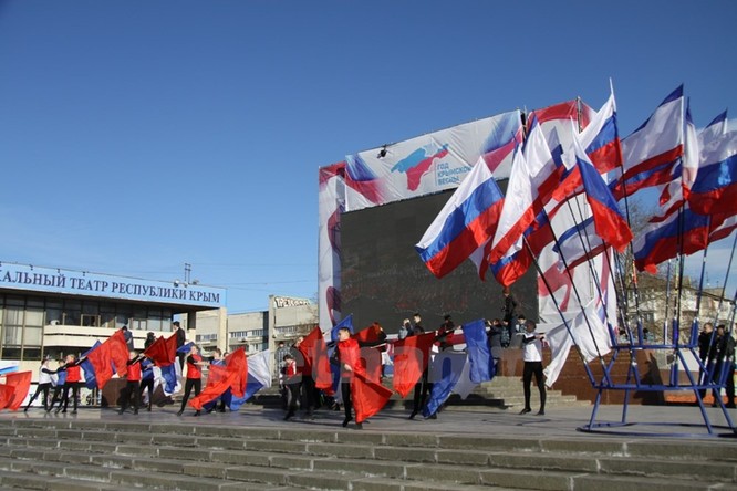 Crimea kỷ niệm một năm ngày trưng cầu dân ý sáp nhập vào Nga ảnh 21