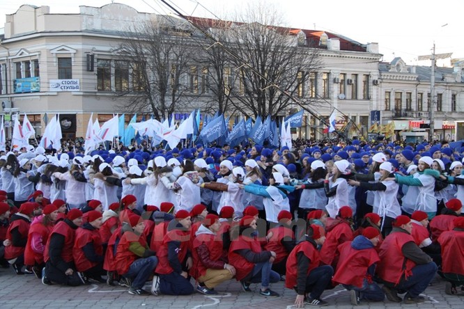 Crimea kỷ niệm một năm ngày trưng cầu dân ý sáp nhập vào Nga ảnh 25