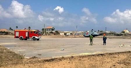 Trực thăng rơi gãy đôi tại đảo Phú Quý, nhiều người bị thương ảnh 2