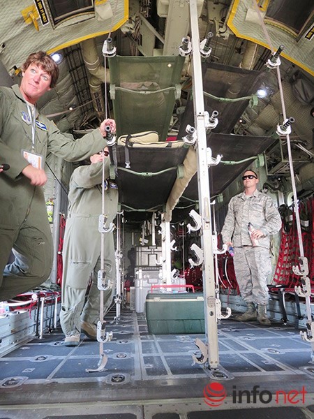 Không quân Mỹ "khoe" máy bay vận tải C-130 đậu ở sân bay Đà Nẵng ảnh 13