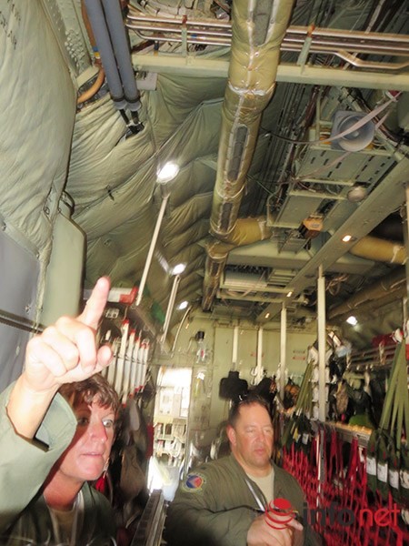 Không quân Mỹ "khoe" máy bay vận tải C-130 đậu ở sân bay Đà Nẵng ảnh 17