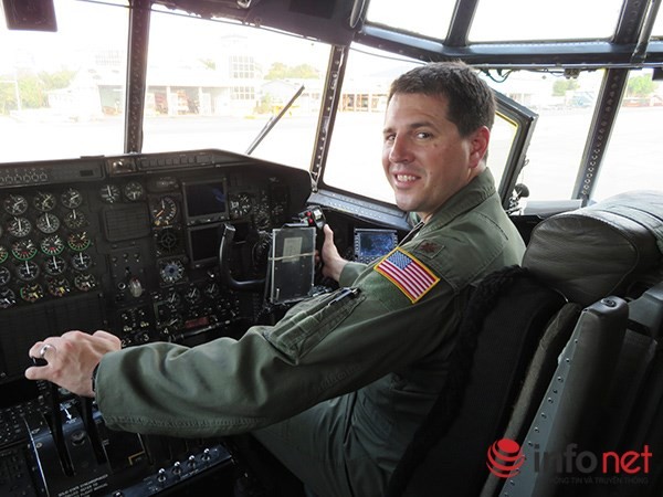 Không quân Mỹ "khoe" máy bay vận tải C-130 đậu ở sân bay Đà Nẵng ảnh 24