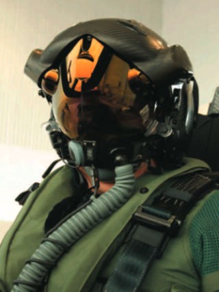 Mũ bay siêu hiện đại của phi công lái F-35 Lightning II ảnh 10
