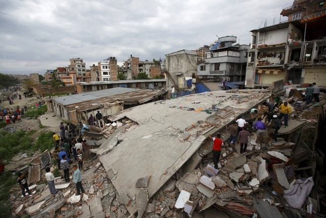 Nepal tan hoang sau động đất ảnh 1