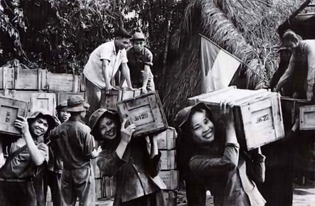 Bóng hồng Việt Nam - trên cả anh hùng - (phần 1) ảnh 37
