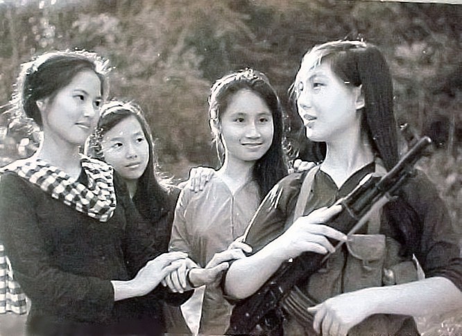 Bóng hồng Việt Nam - trên cả anh hùng - (phần 2) ảnh 11