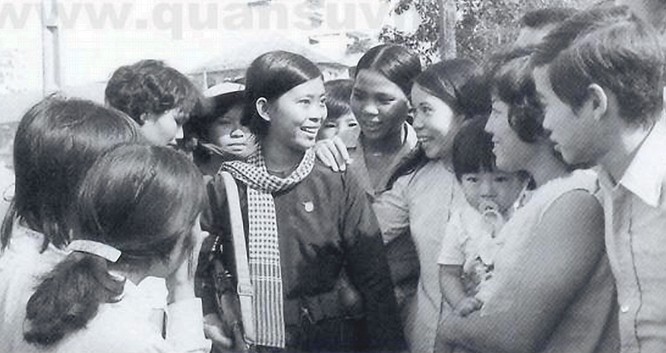 Bóng hồng Việt Nam - trên cả anh hùng - (phần 2) ảnh 25