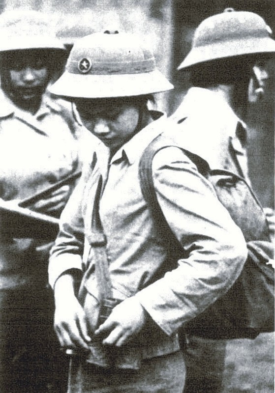 Bóng hồng Việt Nam - trên cả anh hùng - (phần 2) ảnh 32